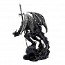 Eine Statuette mit einem Briefmesser Black Dragon