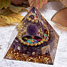 Orgonitpyramide mit Amethyst- und Chakra-Farben