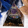 Orgonitpyramide mit Obsidian und Amethyst